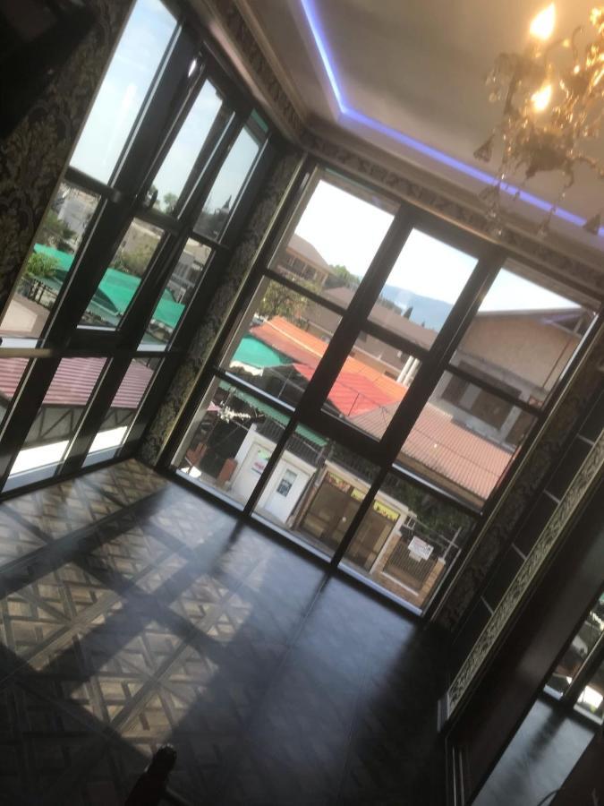 Nina Mini Hotel Gagra Exteriör bild