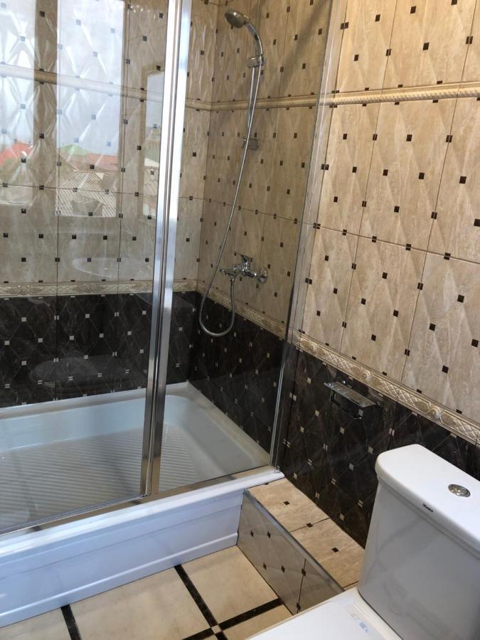 Nina Mini Hotel Gagra Exteriör bild