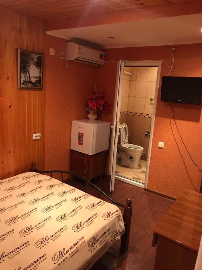 Nina Mini Hotel Gagra Exteriör bild